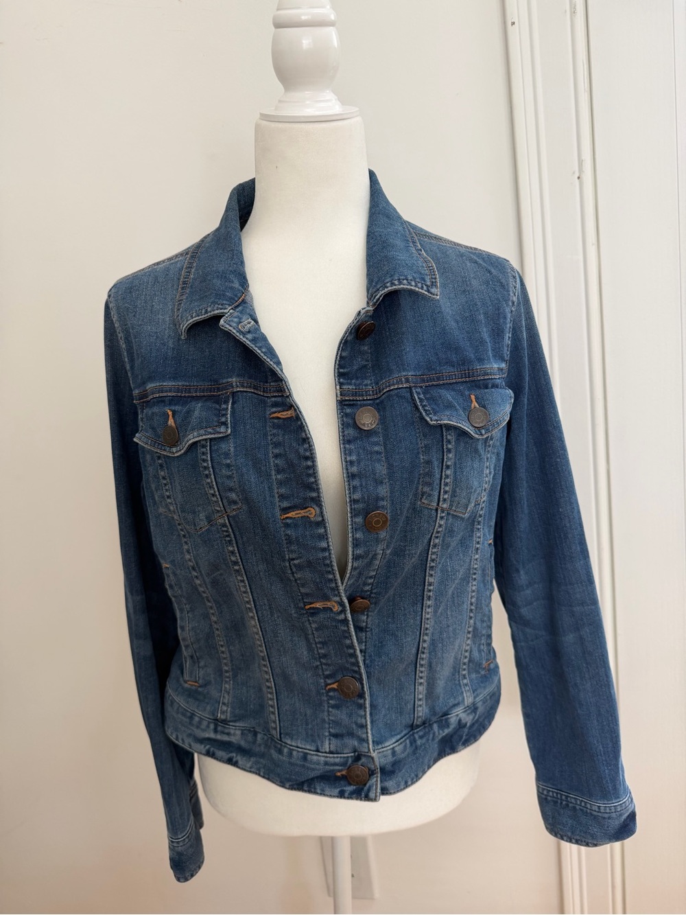 J.Crew Women’s Medium Classic Denim Jacket in Indigo.